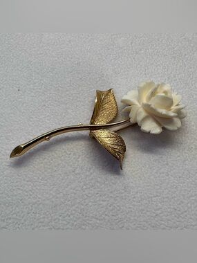 Vintage Wells 14K Gold Filled Carved White Rose Brooch Pin Mid Century Flower